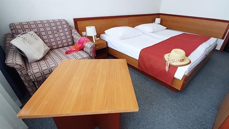 Hotel_Room