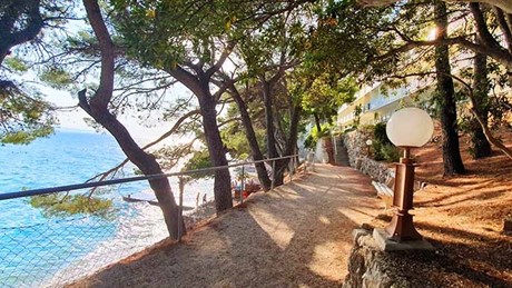 Šetnica uz plažu Sagitte